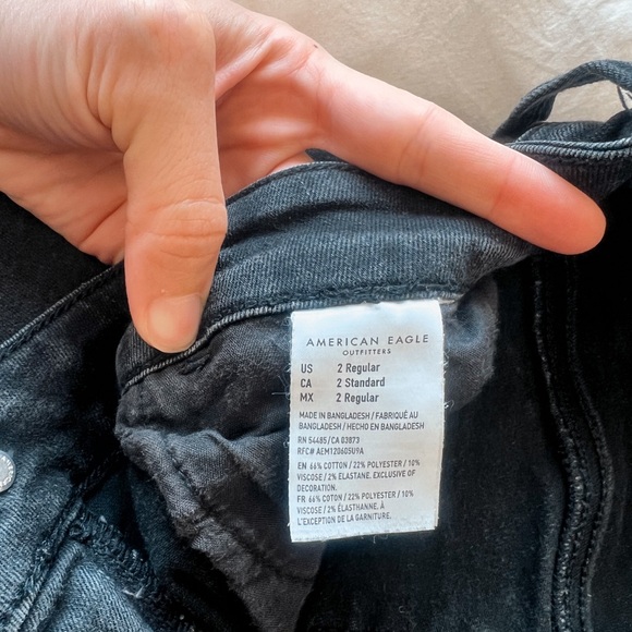 American Eagle - Black Stretch Skinny Jean - Size 2 - Picture 5 of 5